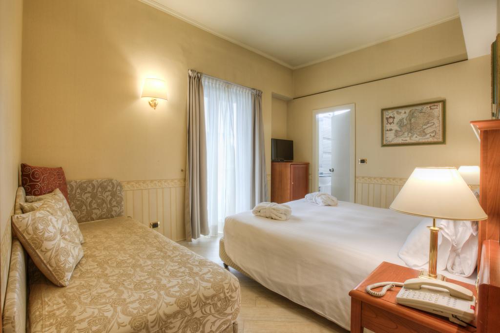 Відпочинок в готелі Holiday Inn (Rimini) Ріміні Італія