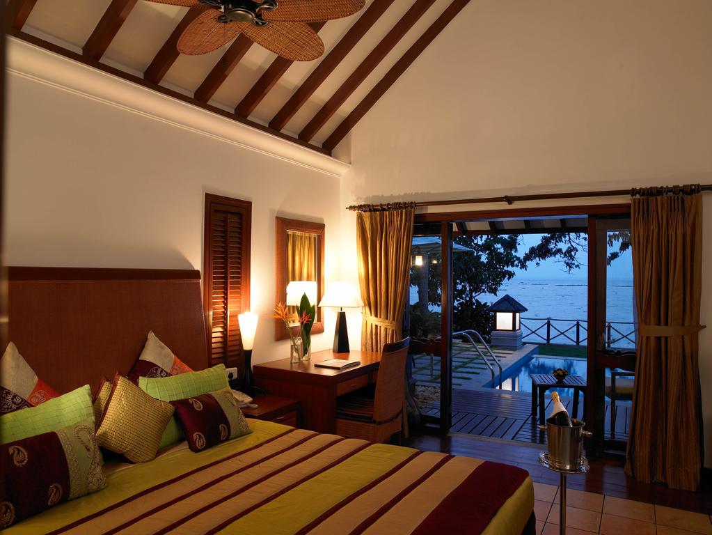Горящие туры в отель The Zuri Kumarakom Kerala Resort & Spa Кумараком
