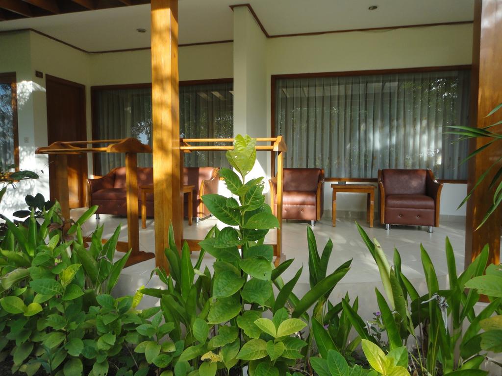Puri Sari Beach Hotel, Лабуан Баджо цены