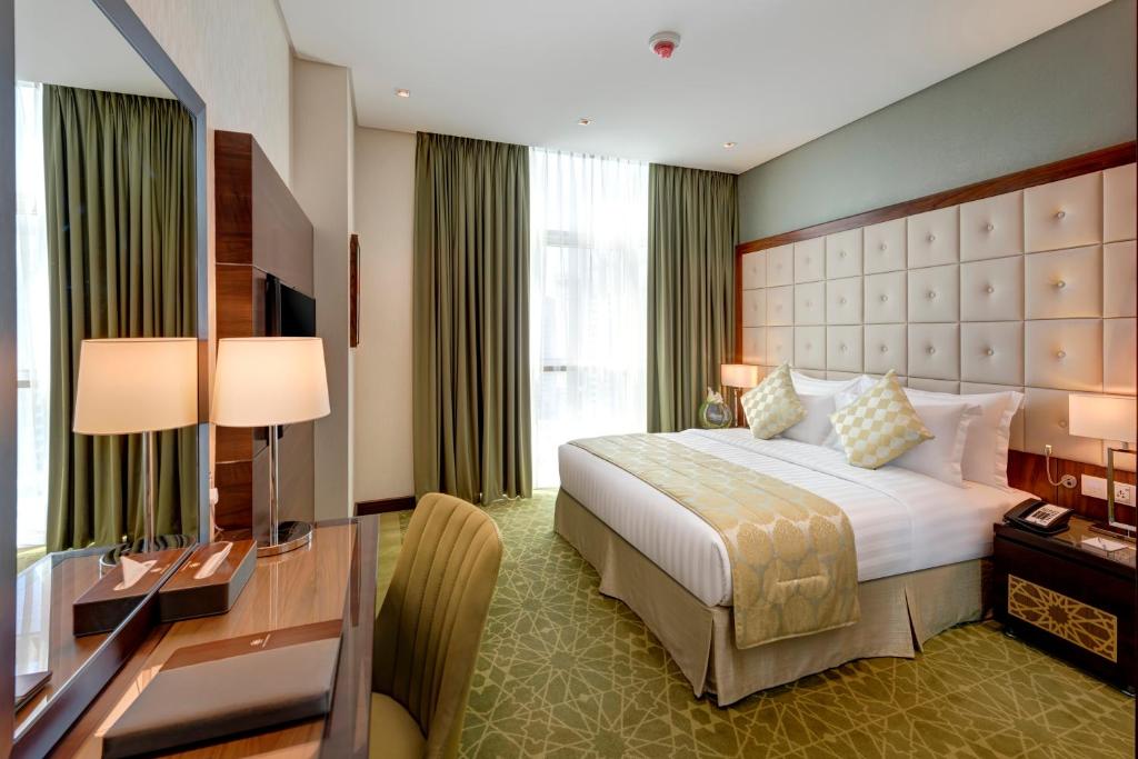 Tours to the hotel Royal Continental Suites