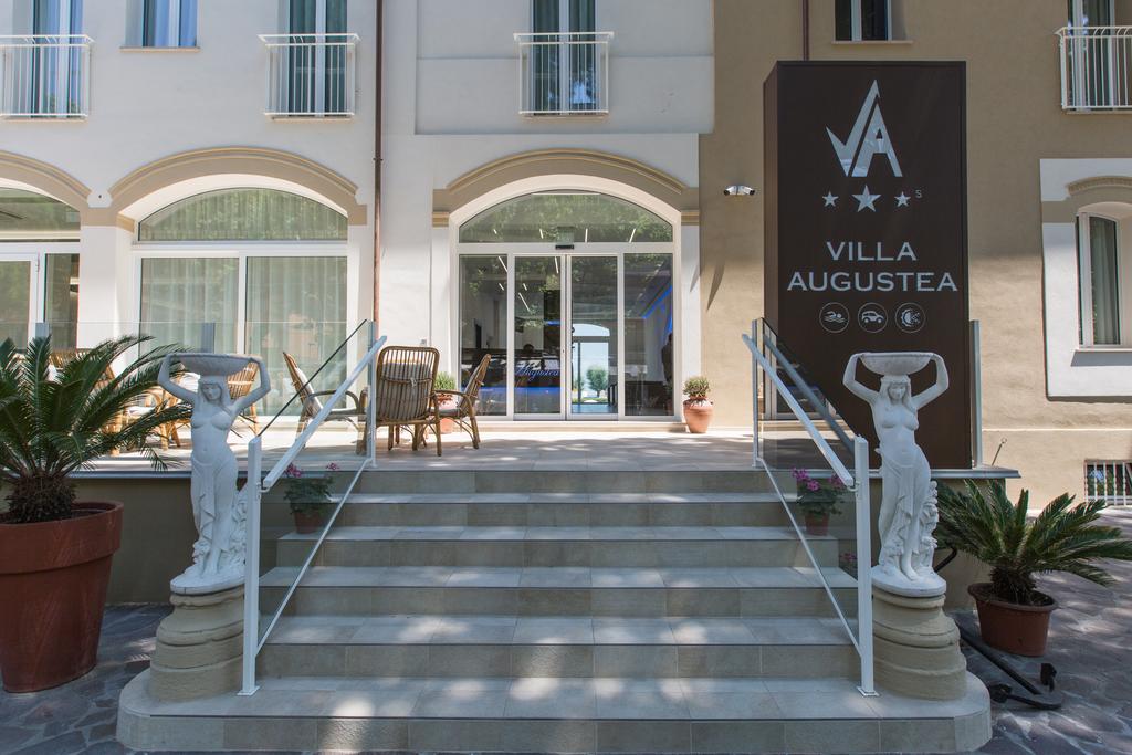 Відпочинок в готелі Augustea Ріміні Італія