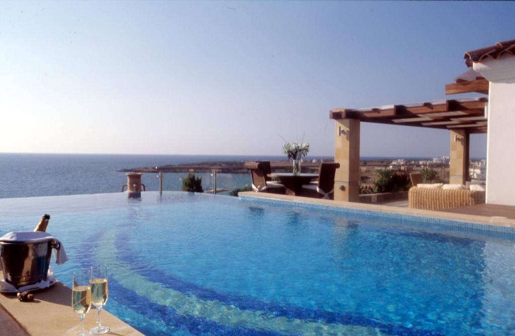 Горящие туры в отель Coral Beach Hotel & Resort Пафос Кипр
