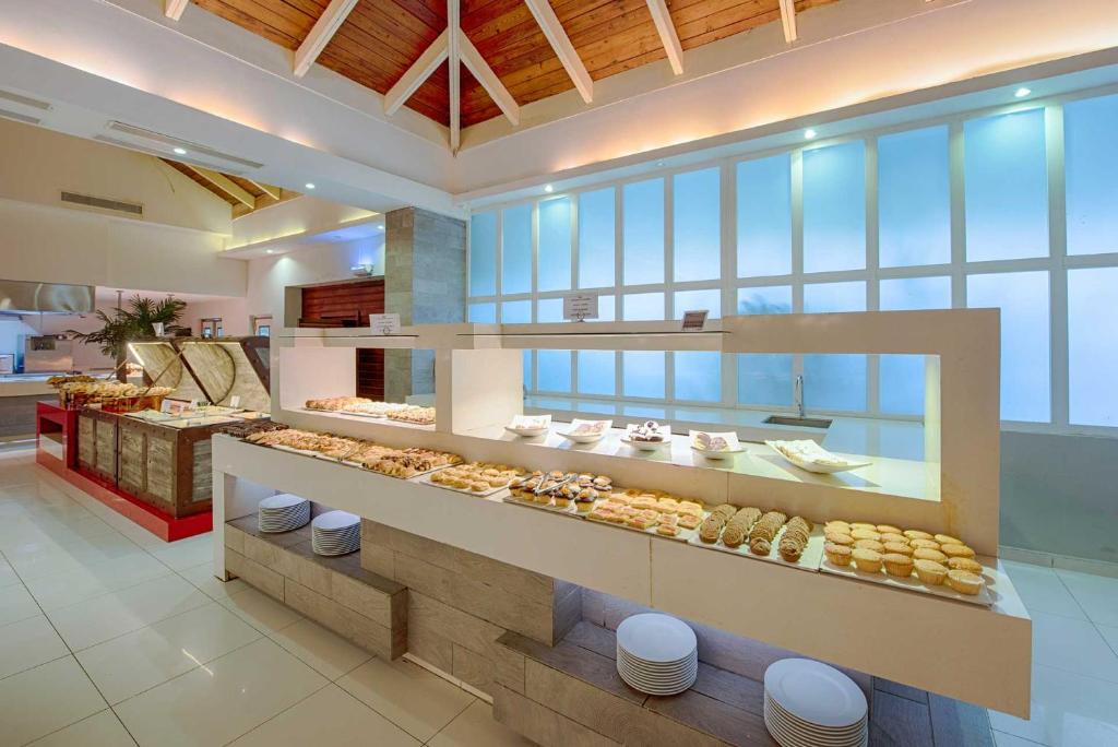 Grand Sirenis Punta Cana Resort, odżywianie