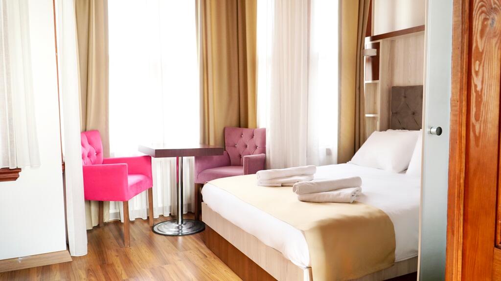 Отдых в отеле Qonaq Hotel&Suites Стамбул Турция