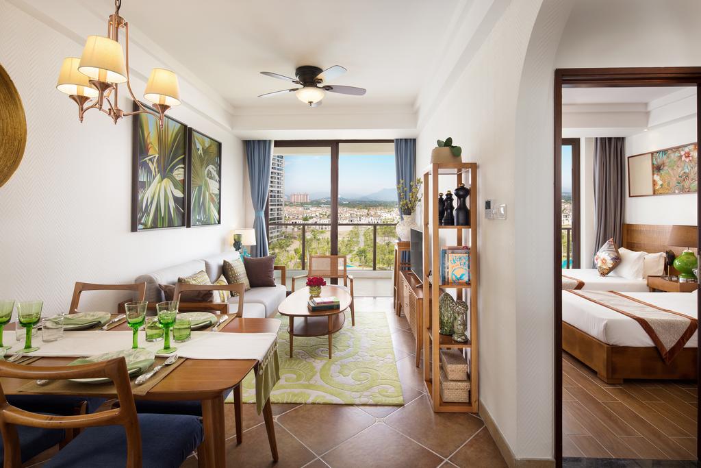 Hotel guest reviews Aloha Oceanfront Suite Resort