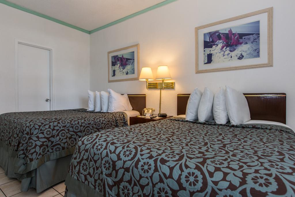 Days Hotel Thunderbird Beach Resort, США, Майами