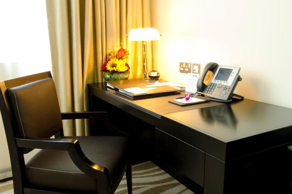 Отель, ОАЭ, Абу-Даби, Cristal Hotel Abu Dhabi