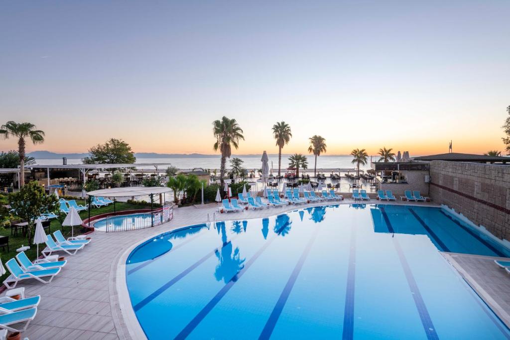 Горящие туры в отель Armas Gul Beach Кемер Турция