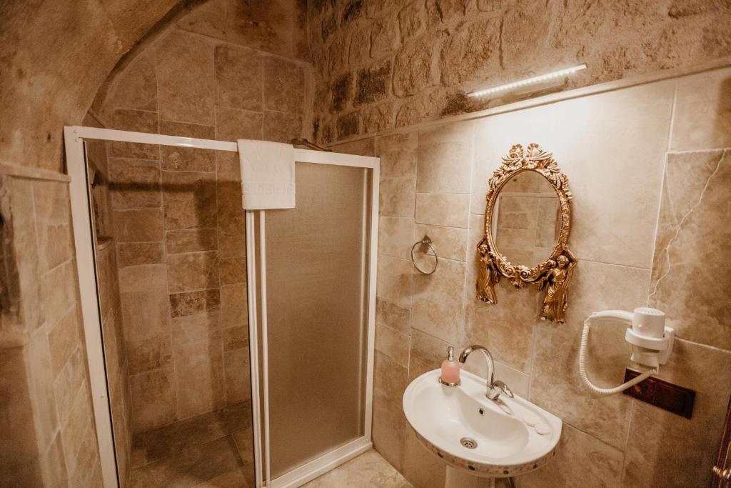 Romantic Cave Hotel photos and reviews