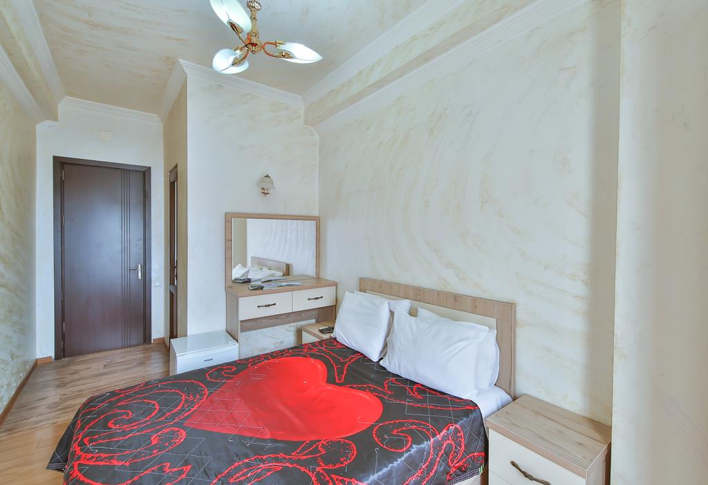Royal Hotel, Batumi prices