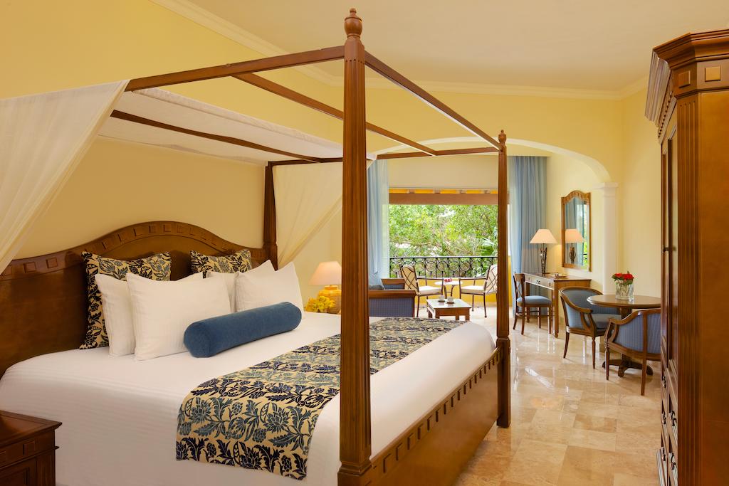 Hot tours in Hotel Secrets Capri Riviera Cancun Playa del Carmen Mexico