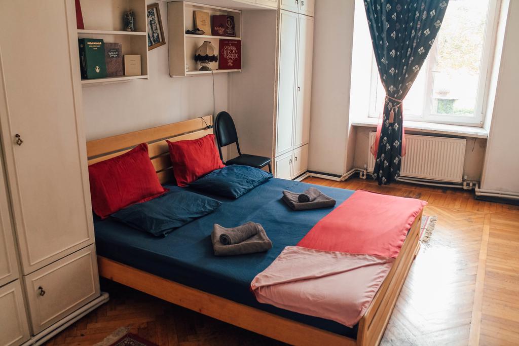 Boombully Rooms & Hostel, Тбилиси цены