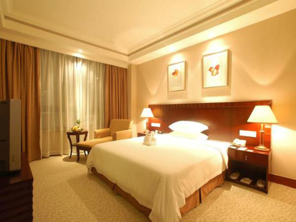 Тури в готель Sanya Jinjiang Baohong Hotel (ex. Rendezvous Baohong Sanya) Дадунхай