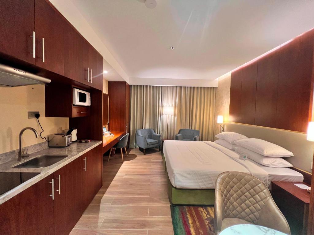 Отдых в отеле City Seasons Suites (ex. Pearl City Suites Hotel) Дубай (город)