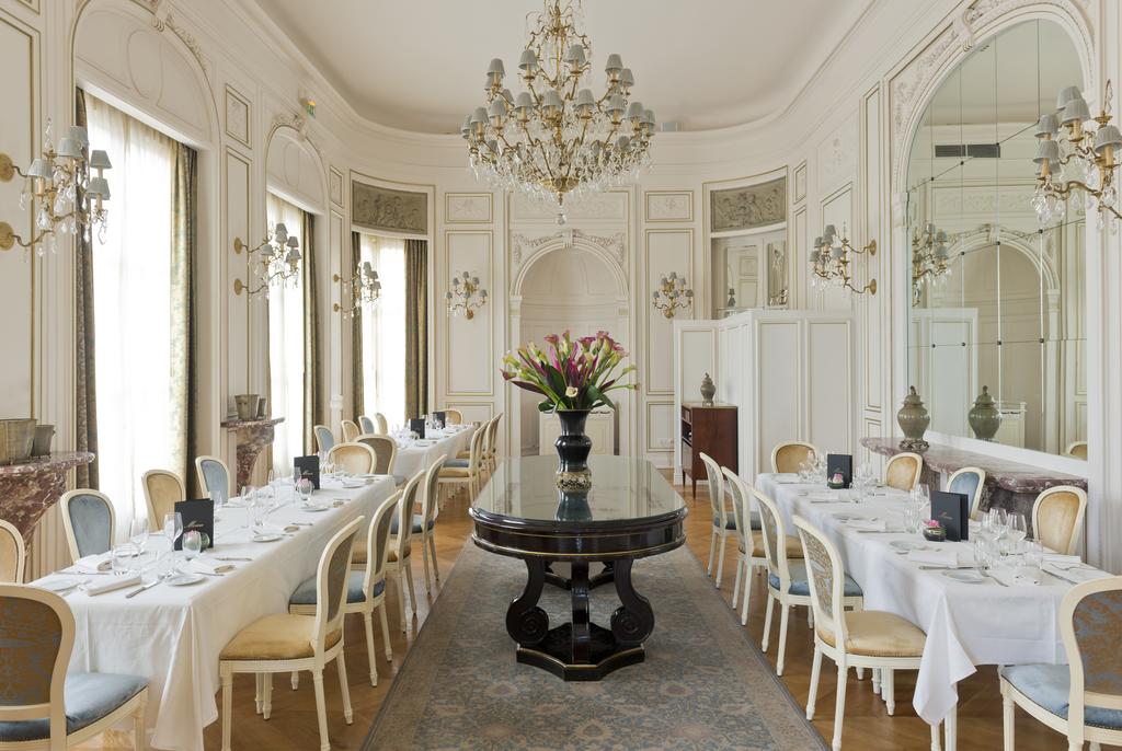 Tira Chateau Hotel Mon Royal Chantilly, Франция, Шантийи, туры, фото и отзывы