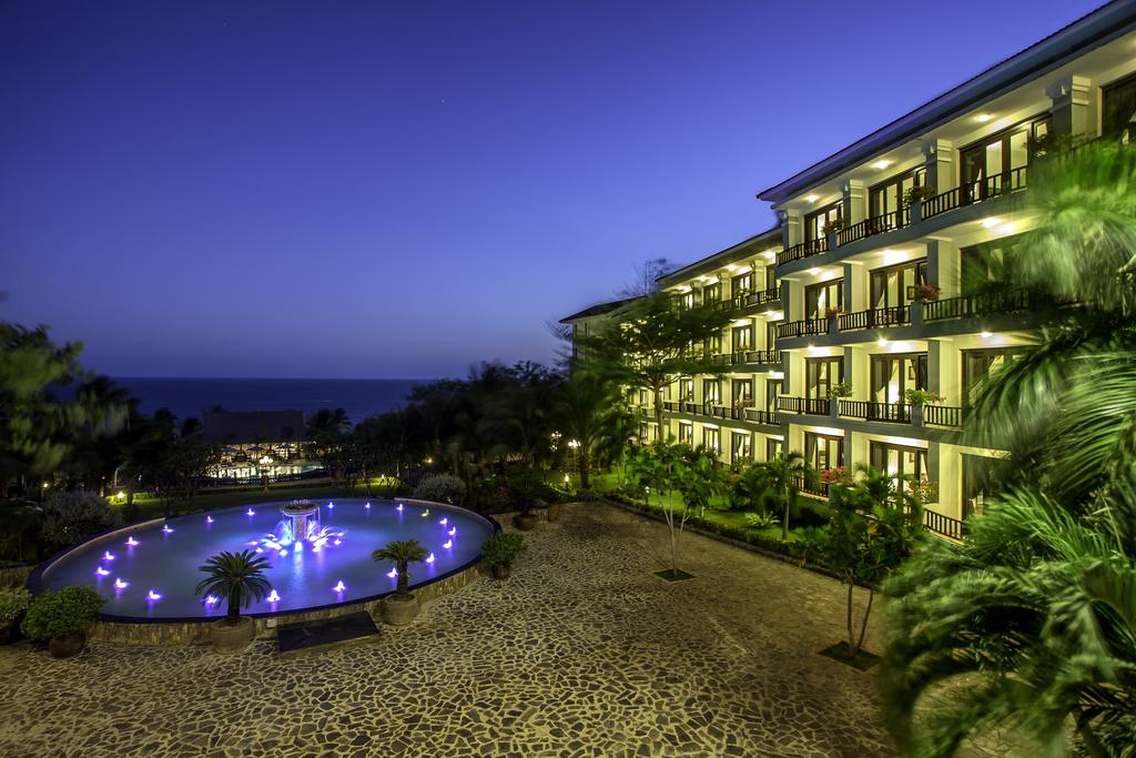 Отель, Lotus Mui Ne Beach Resort & Spa