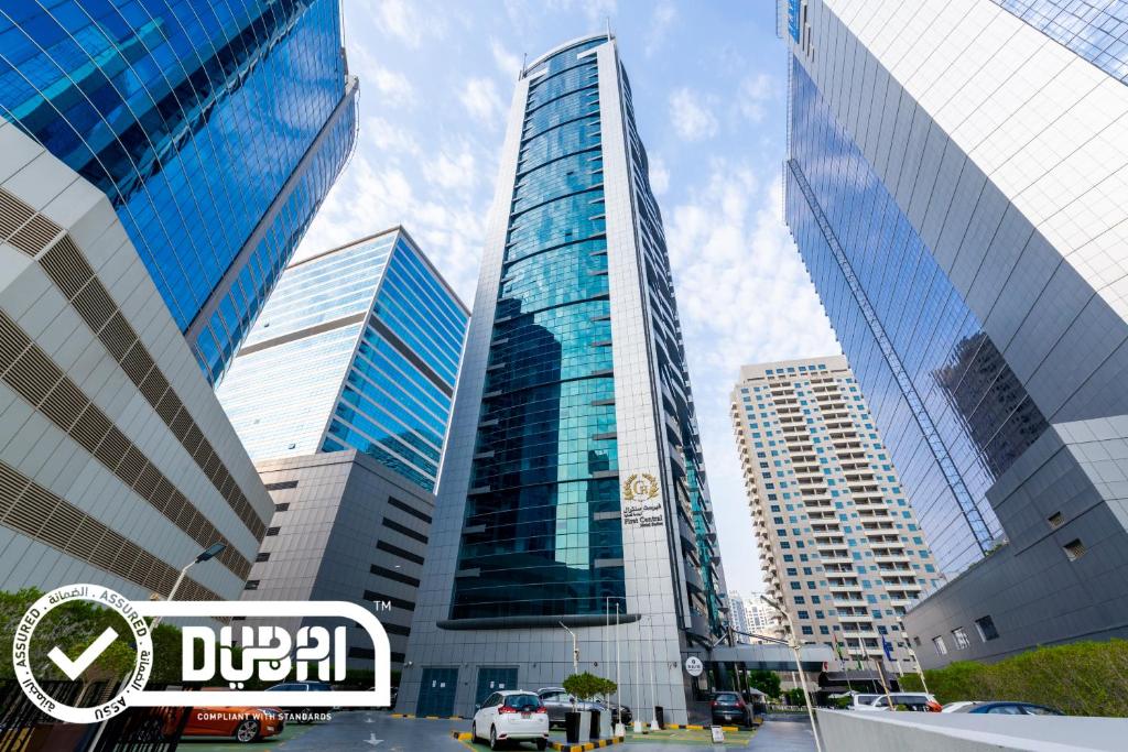 First Central Hotel Suites, Zjednoczone Emiraty Arabskie, Dubaj (miasto), wakacje, zdjęcia i recenzje