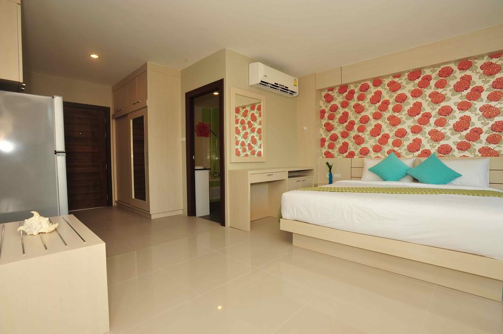 Отдых в отеле Chalong Beach Front Residence южный Пхукет