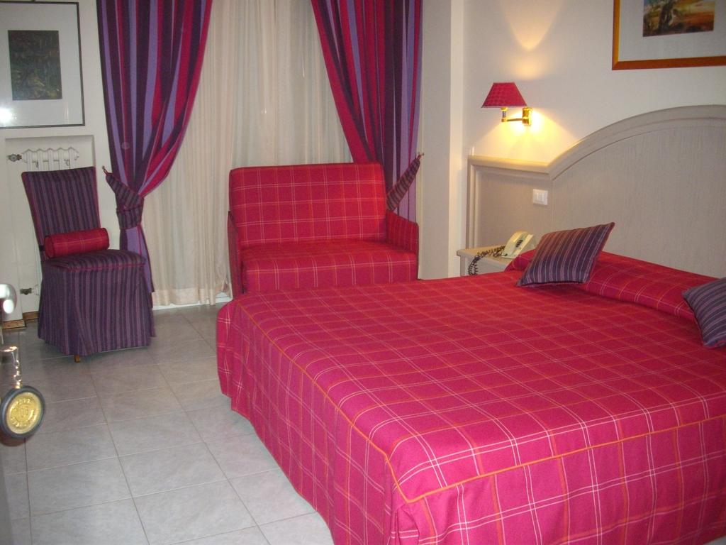Отдых в отеле Hotel Splendid Диано-Марина Италия