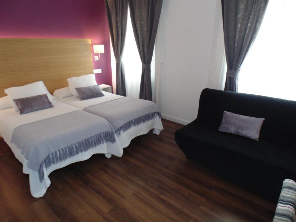 Фото готелю Hotel Llorca