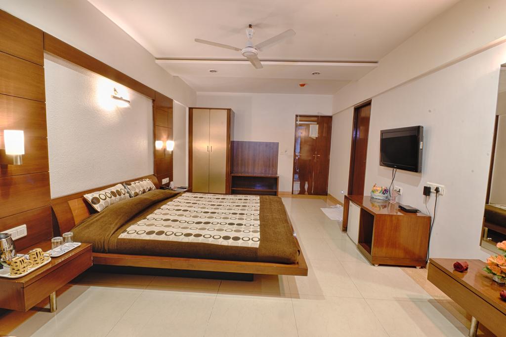 Platinum Residency Hotel, Ахмадабад, Индия, фотографии туров