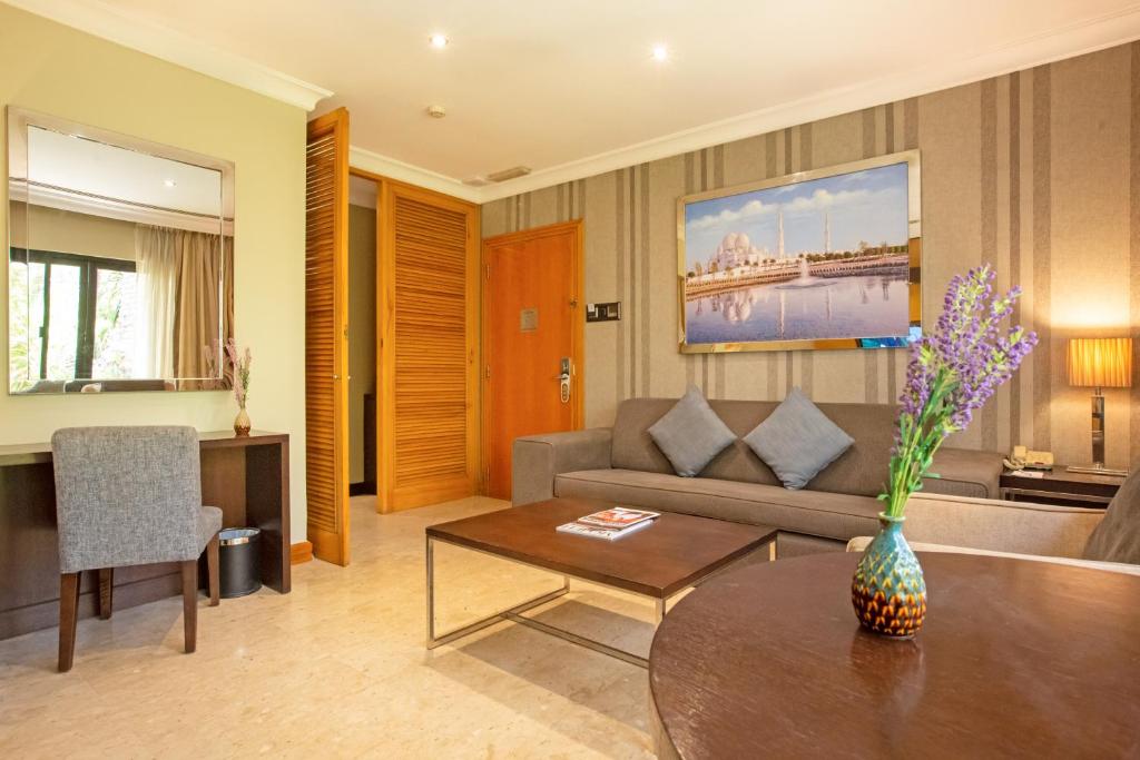 Hotel guest reviews Dubai Marine Beach Resort & Spa