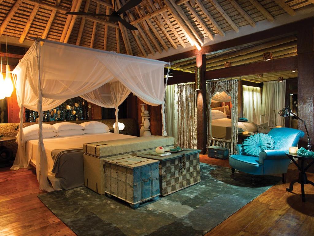 Відпочинок в готелі North Island Seychelles