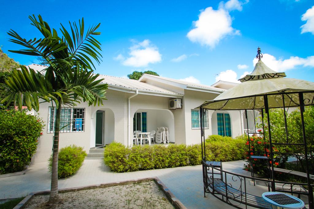 Hotel rest Hide Away Holidays Apartment Praslin Island