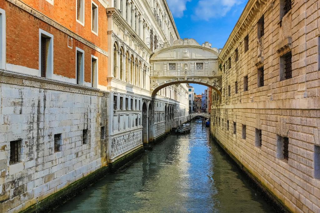 Туры в отель Bridge Венецианская Ривьера