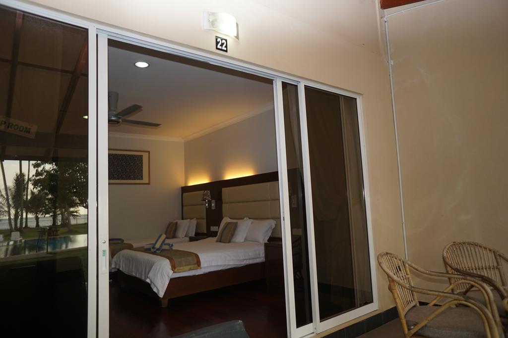 Відпочинок в готелі Langkah Syabas Beach Resort Борнео (Калімантан)