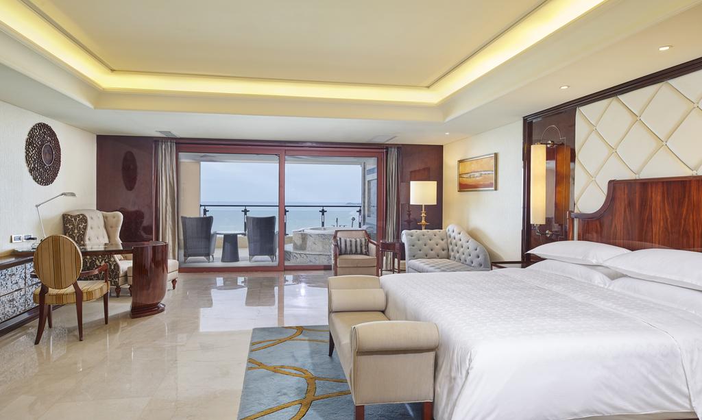 Отель, Sheraton Sanyabay Resort
