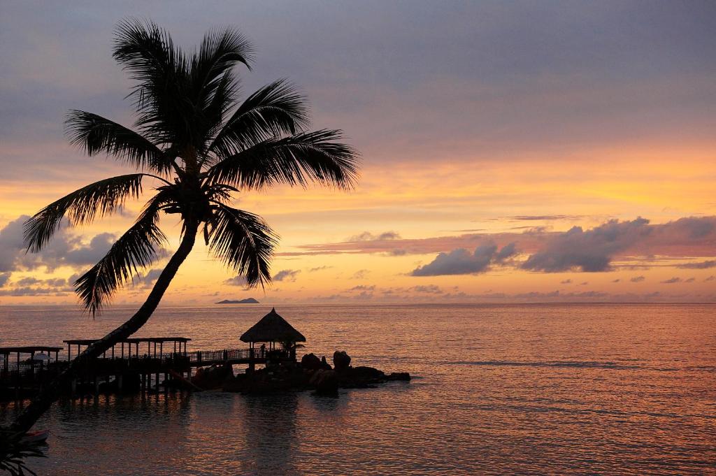 Горящие туры в отель Fisherman's Cove Resort (ex. Le Meridien Fisherman'S Cove) Маэ (остров) Сейшелы