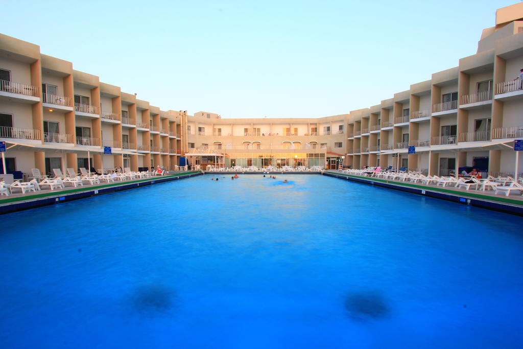 Горящие туры в отель Sharjah Beach Hotel Шарджа