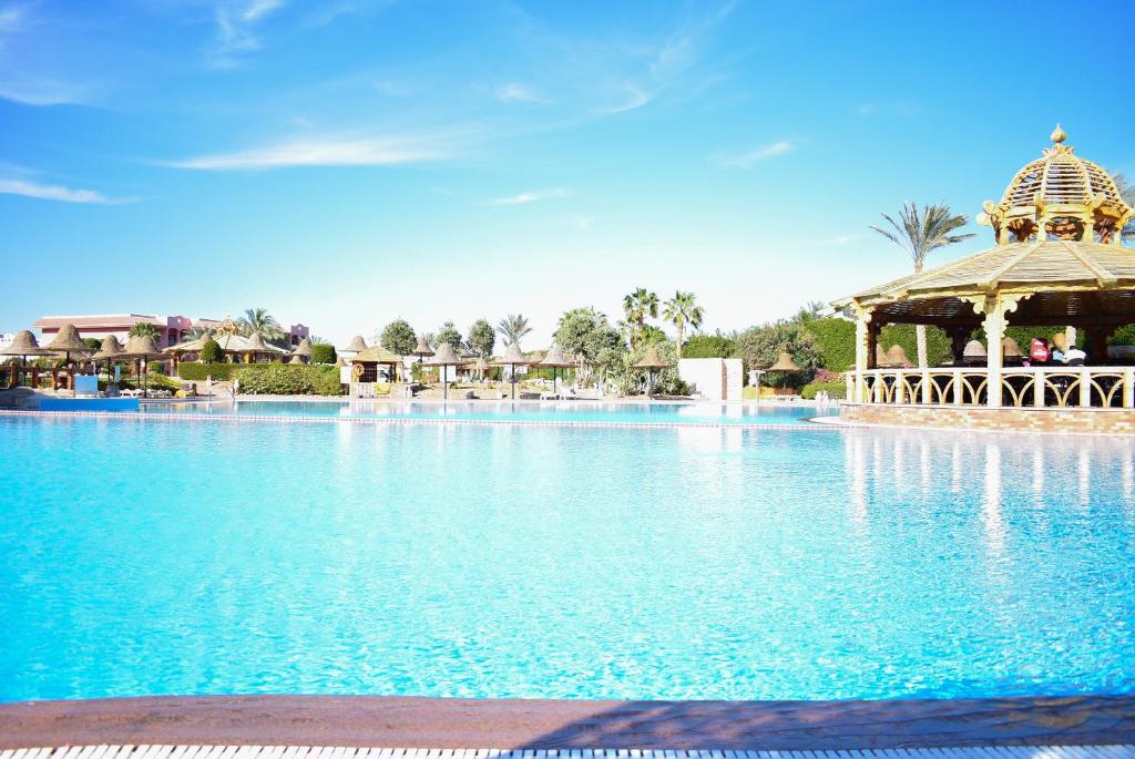Hotel, Parrotel Aqua Park Resort (ex. Park Inn)