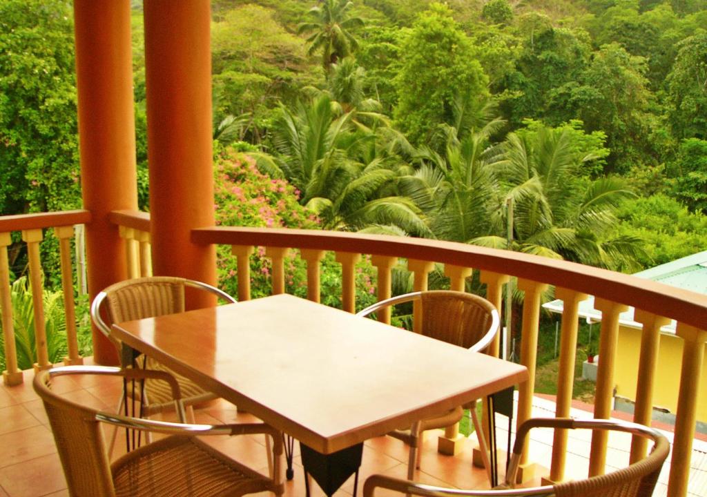 Отдых в отеле La Villa Therese Маэ (остров) Сейшелы