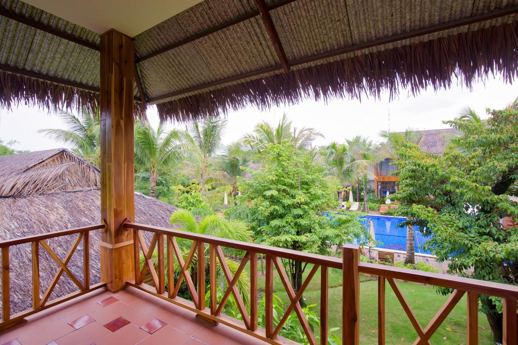 Ціни в готелі Phu Quoc Dragon Resort & Spa
