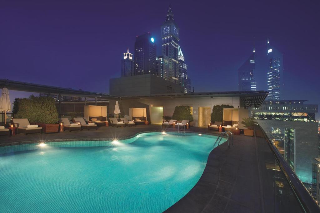 Горящие туры в отель The Ritz-Carlton Dubai International Financial Centre Дубай (город)