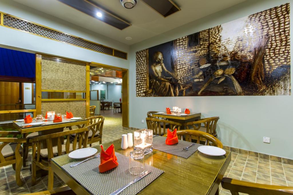 Відпочинок в готелі Kaani Village & Spa Guest House Каафу Атолл  Мальдіви
