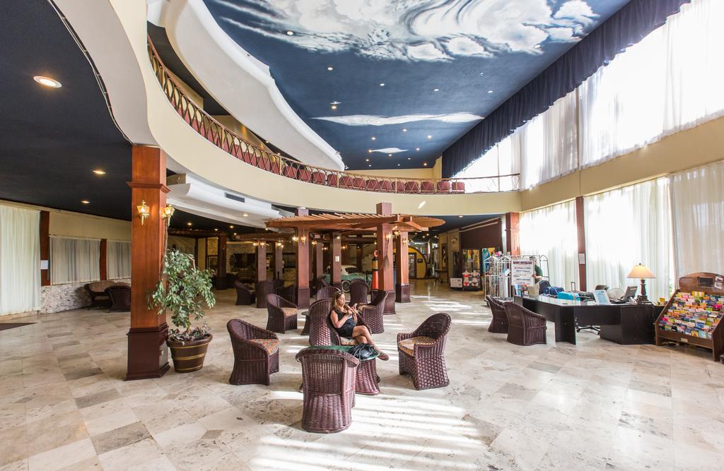 Горящие туры в отель Days Hotel Thunderbird Beach Resort Майами