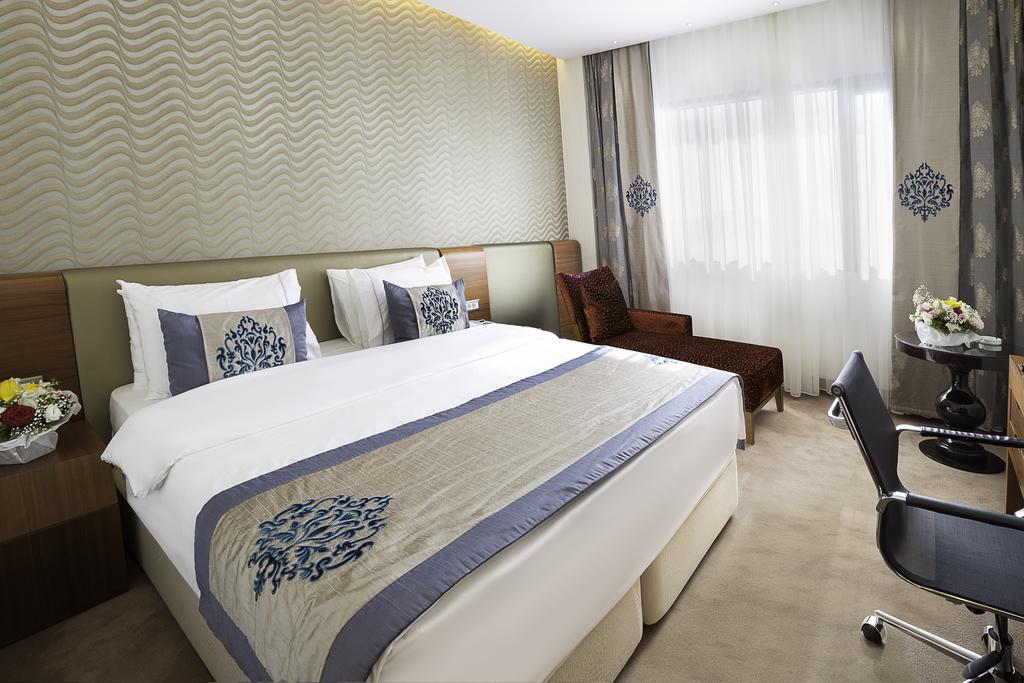 Ramada Hotel & Suite Atakoy, Стамбул, фотографии пляжа
