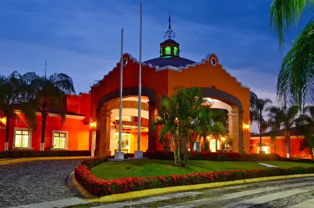 Горящие туры в отель Mision Colima Колима Мексика