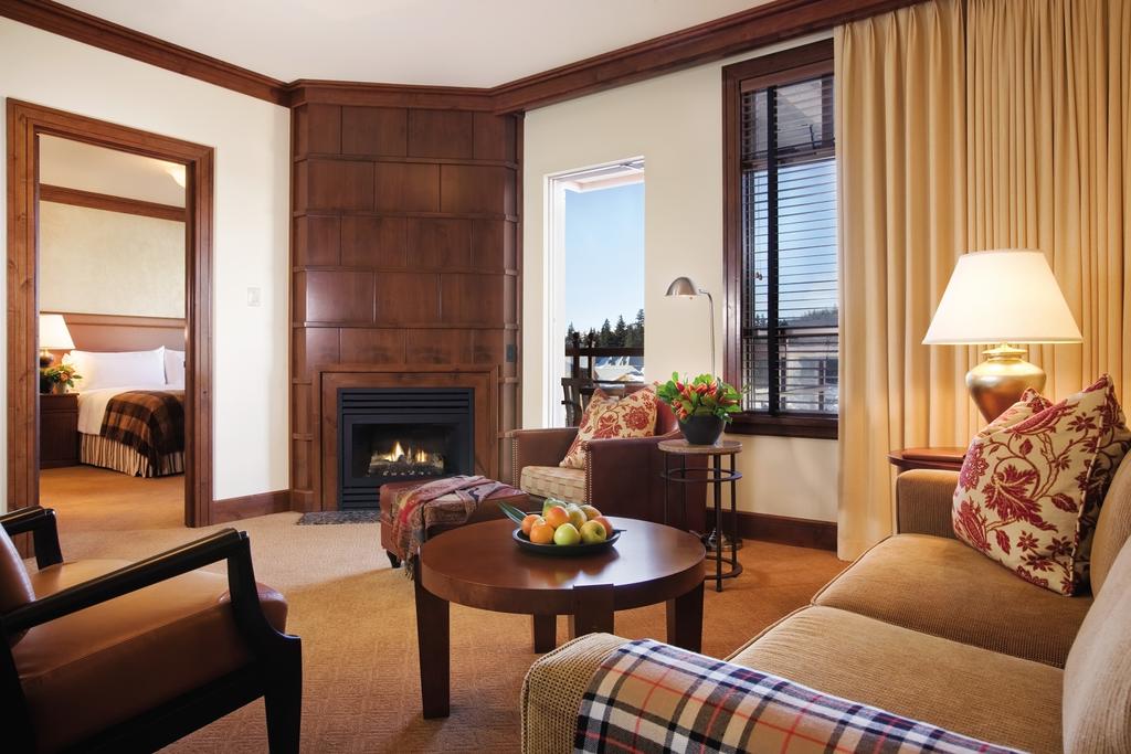 Four Seasons Resort Whistler And Residences, Świstak ceny