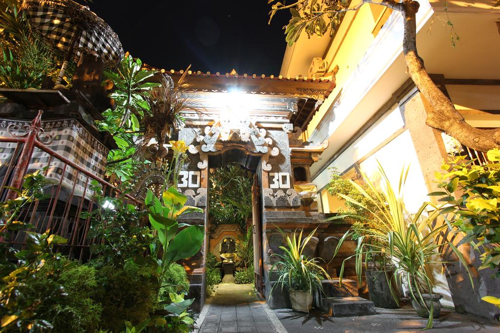Горящие туры в отель Surya Inn Бали (курорт)