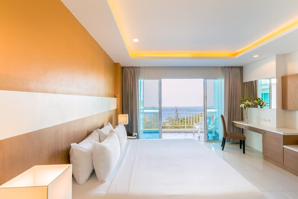 Відпочинок в готелі Chanalai Hillside Resort пляж Карон