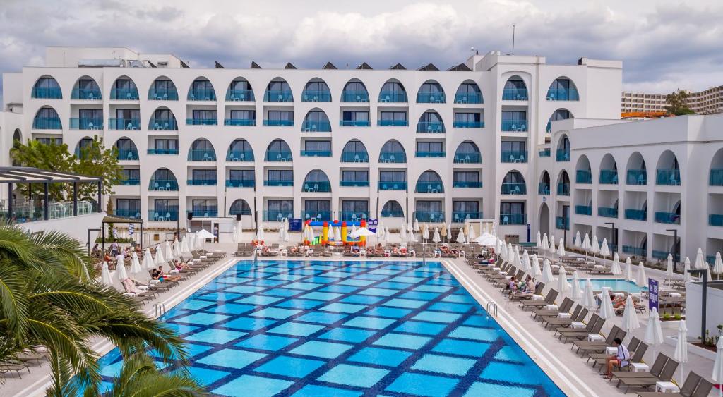 Отдых в отеле Infinity By Yelken Aquapark&Resorts Kuşadasi (ex. Imbat Hotel) Кушадасы Турция