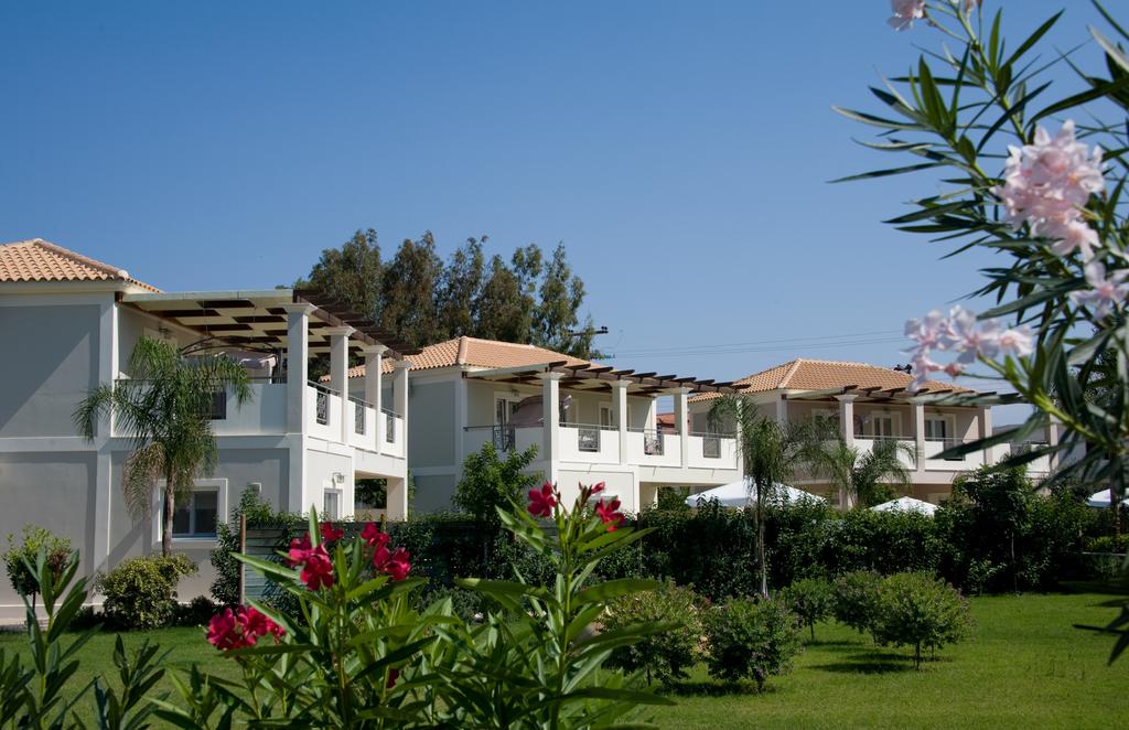 Отзывы гостей отеля Mamfredas Resort Luxury Villas