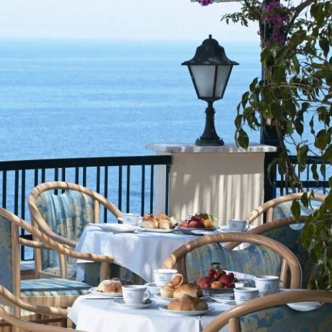 Горящие туры в отель Piccolo Paradiso Неаполитанский залив Италия