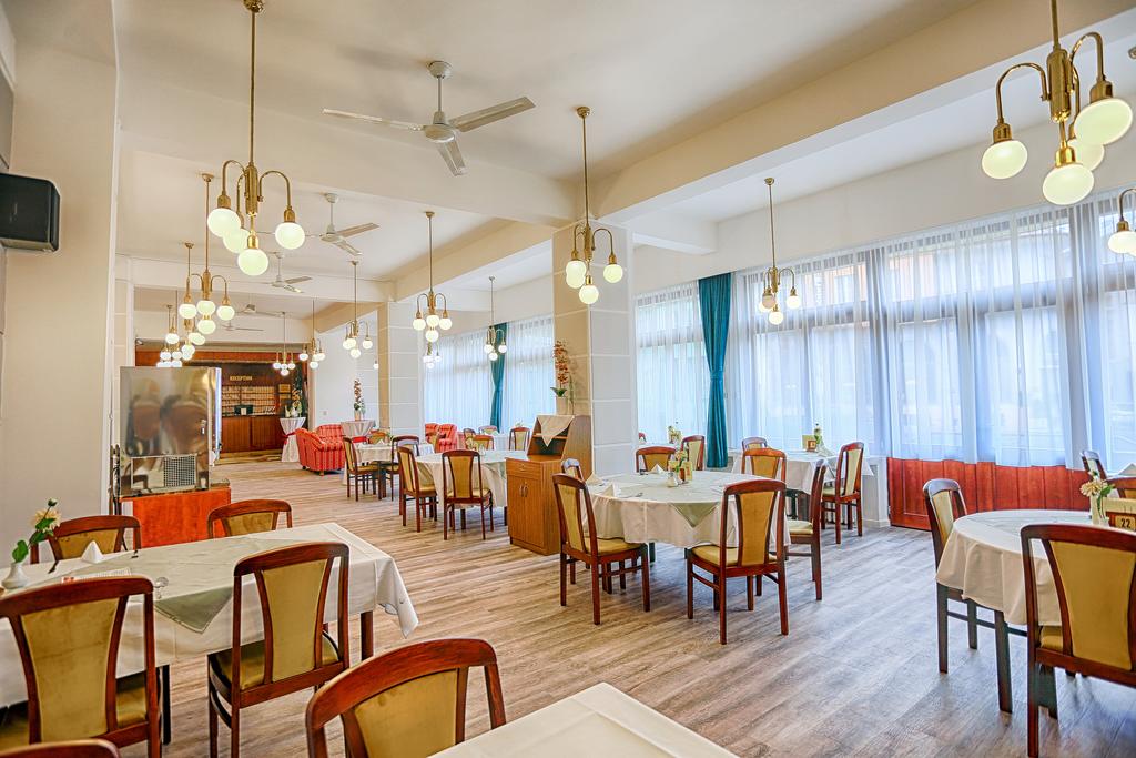 Hotel Jalta & Dependances, Пьештяни цены