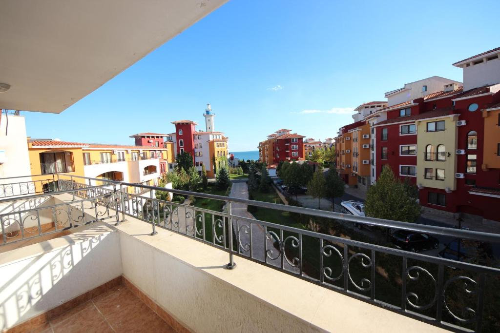 Menada Apartments in Marina Cape, Равда, Болгария, фотографии туров