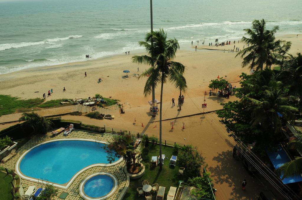 Цены в отеле Hindustan Beach Resort